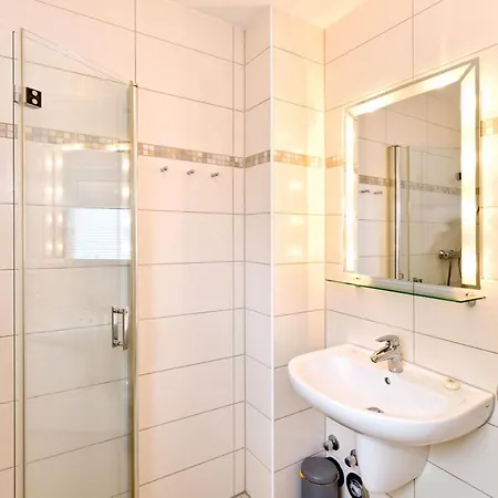 Ruge Bries, Rb3 Apartment